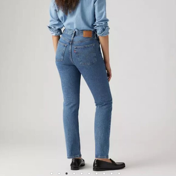 501 Original Fit Women's Jean - Picture 2 of 15